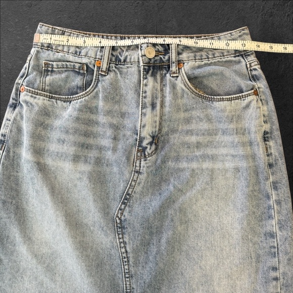[BLANKNYC] Denim Maxi Skirt In My Mind Light Wash Size 26 - Picture 9 of 9